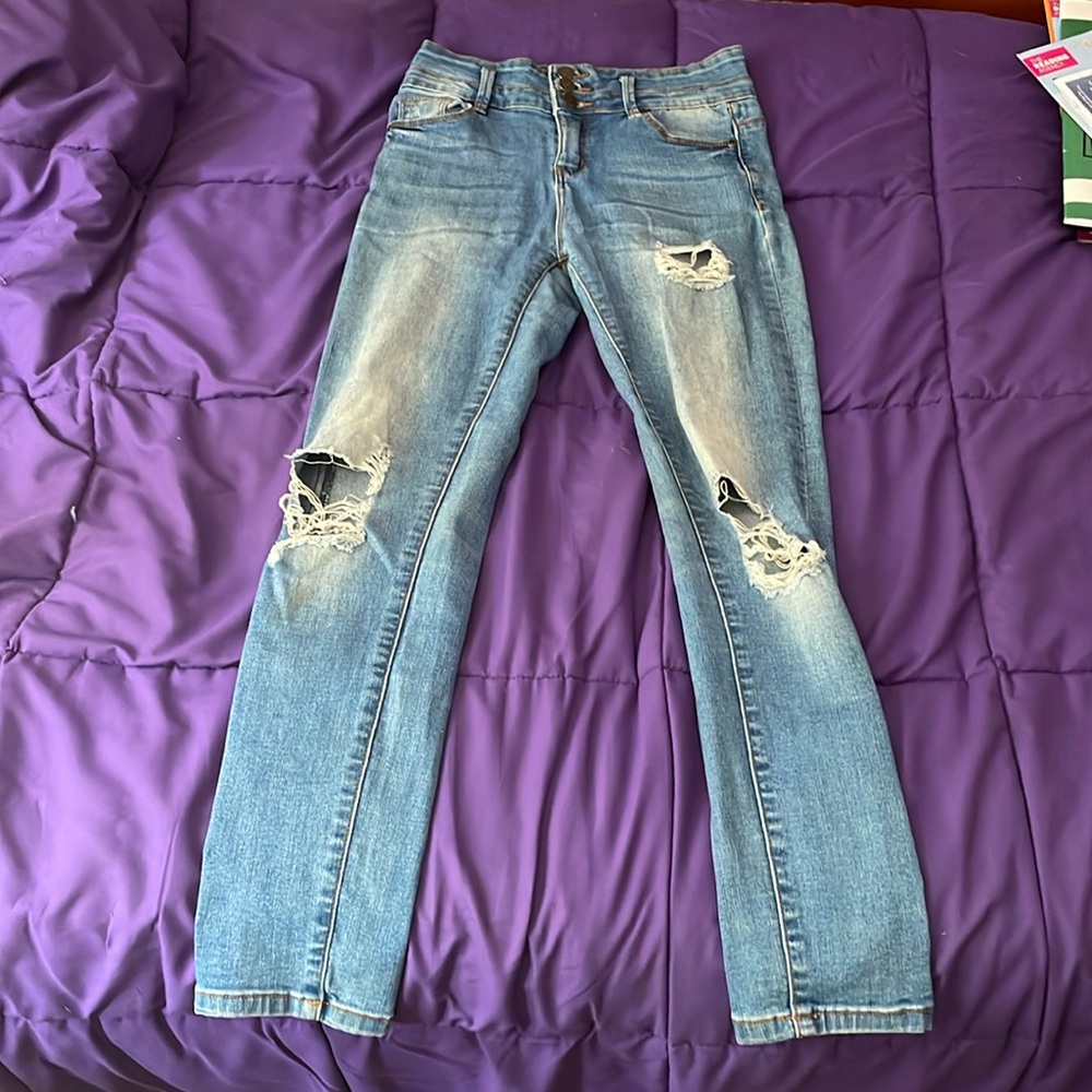 I am selling ripped jeans from urban kids